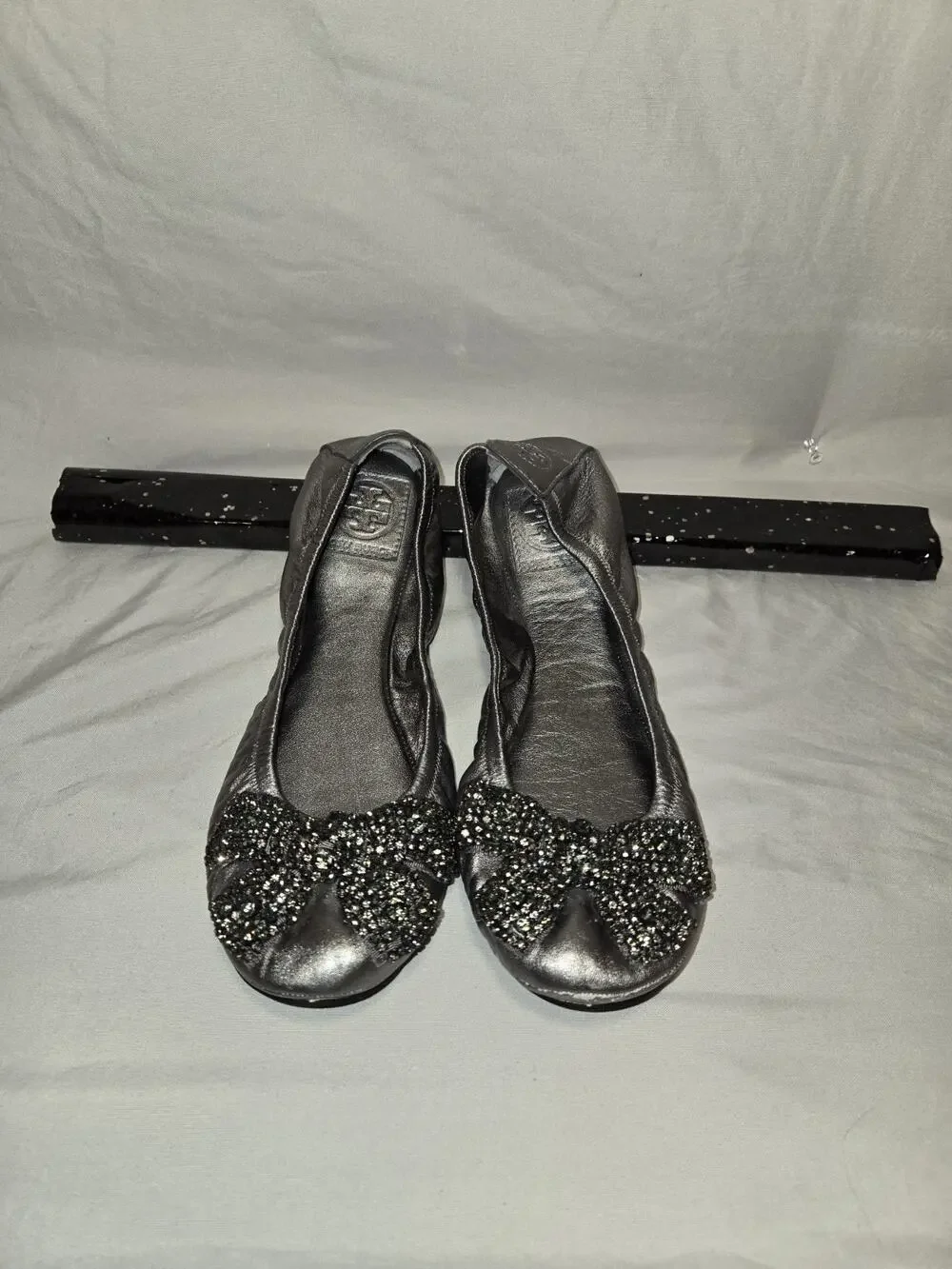 Tory Burch Eddie Pewter Leather Rhinestone Bow Ballet Flats Size 10 coquettecore